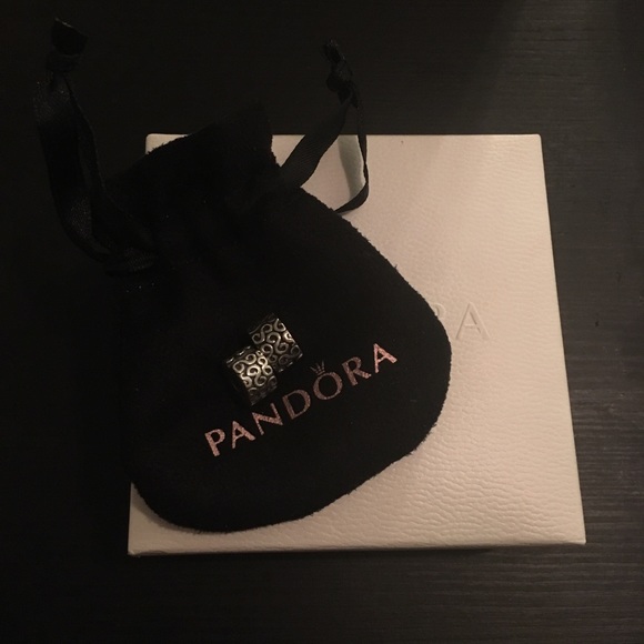 Pandora S charms - Picture 4 of 4
